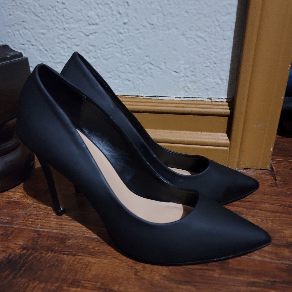 Mix no. 6 black pumps